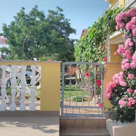 Apartment And Room Hudoletnjak ชิโล ภายนอก รูปภาพ