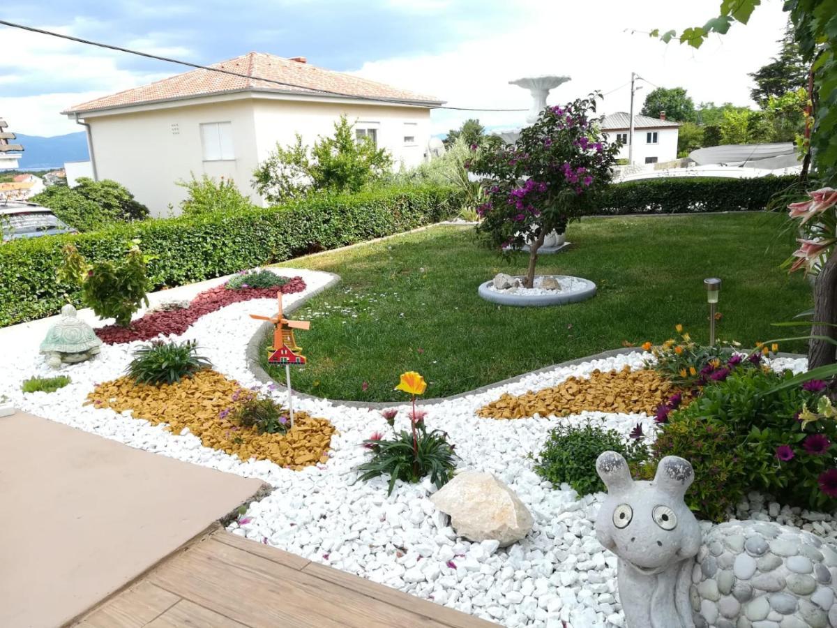 Apartment And Room Hudoletnjak ชิโล ภายนอก รูปภาพ