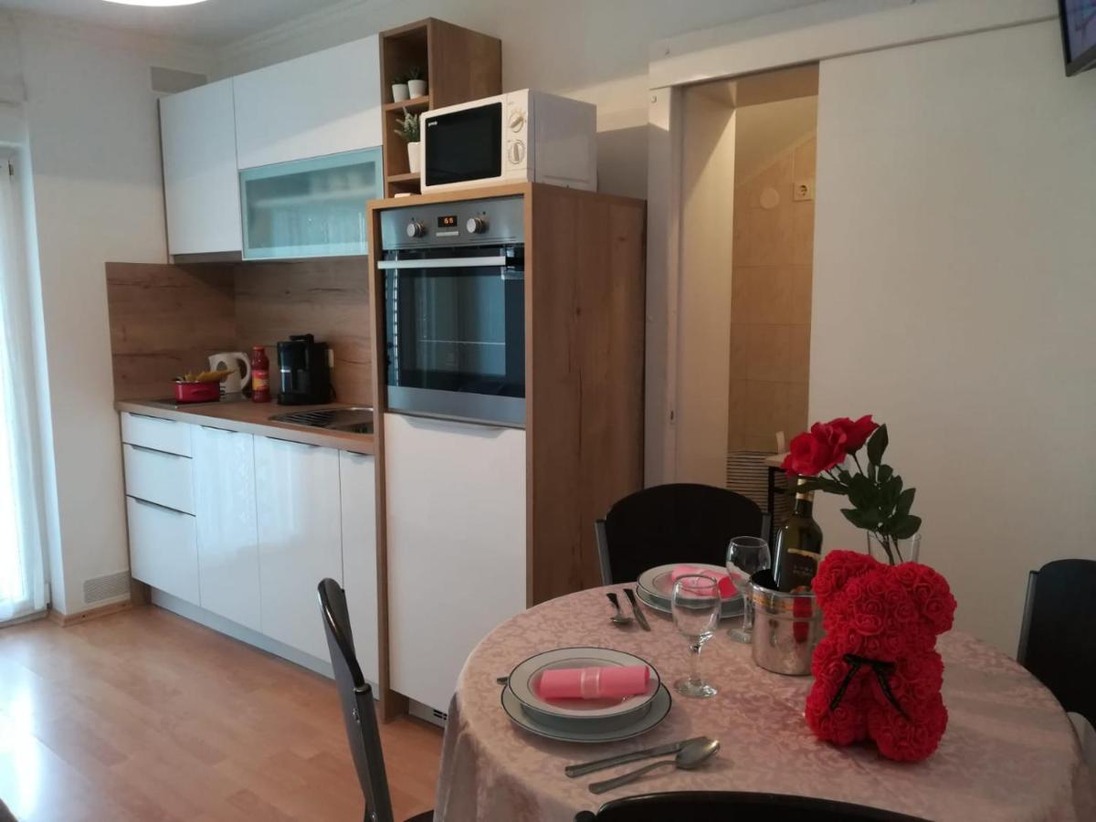Apartment And Room Hudoletnjak ชิโล ภายนอก รูปภาพ